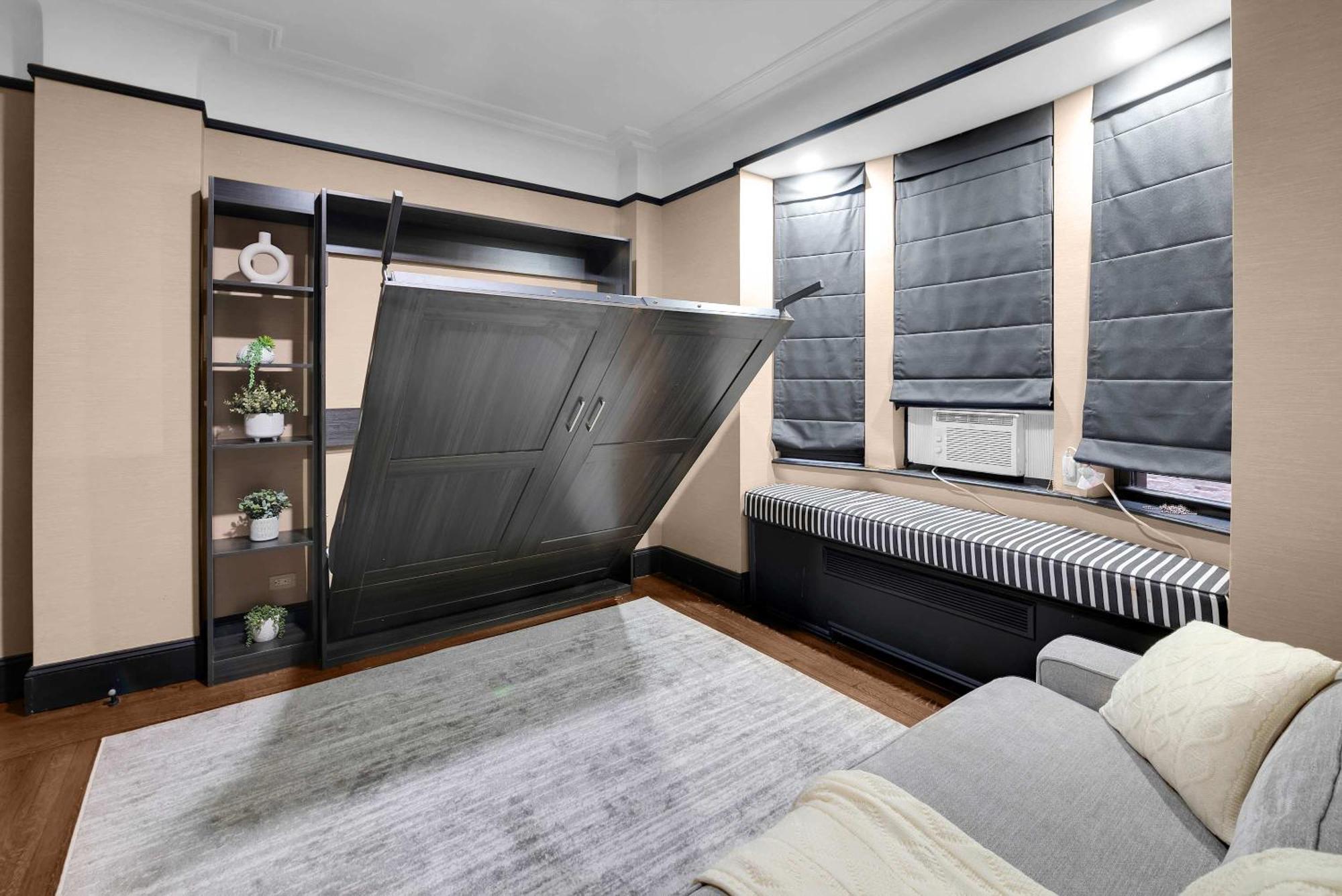 Apartment Centrally Located 2 Bdr W Gym & New York